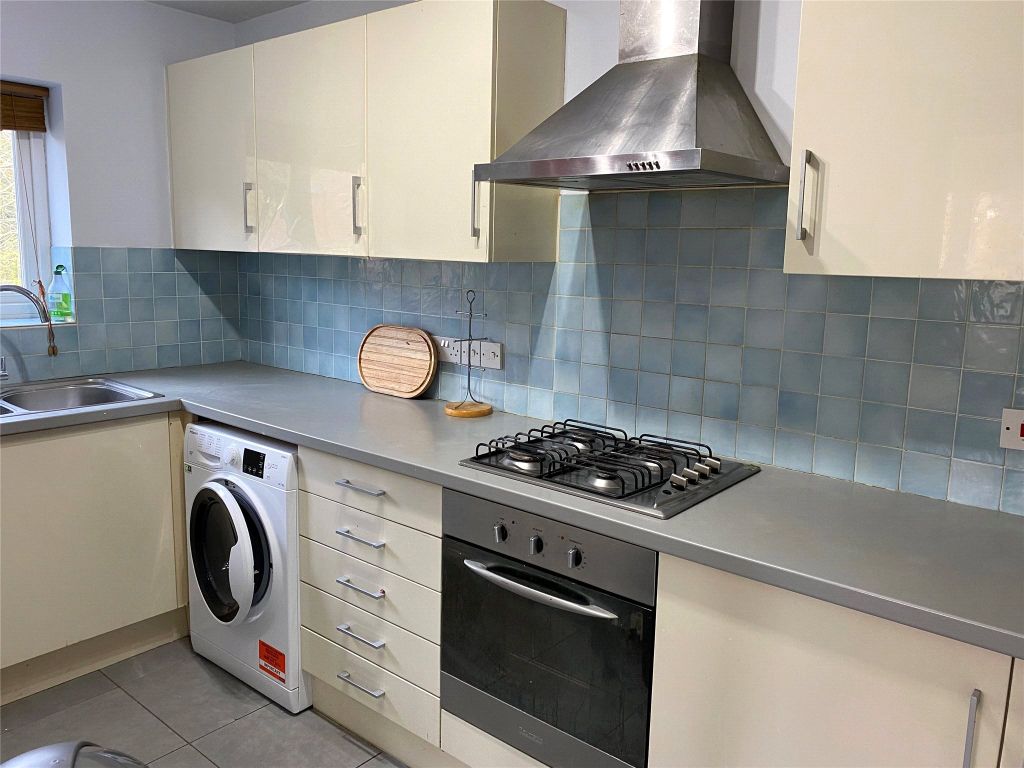 Property photo 3 of 11 Picture No. 12