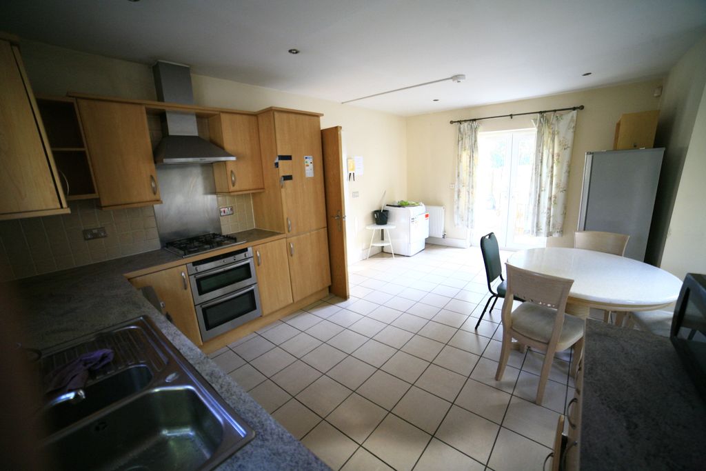 Property photo 3 of 16 Photo 2