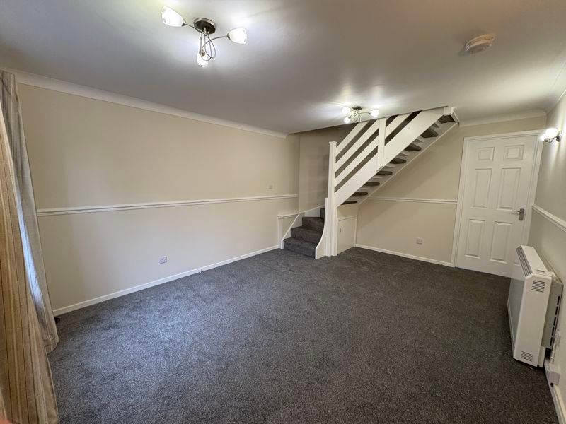 Property photo 3 of 12 Photo 4