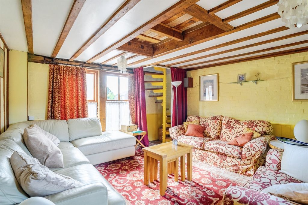 Property photo 2 of 17