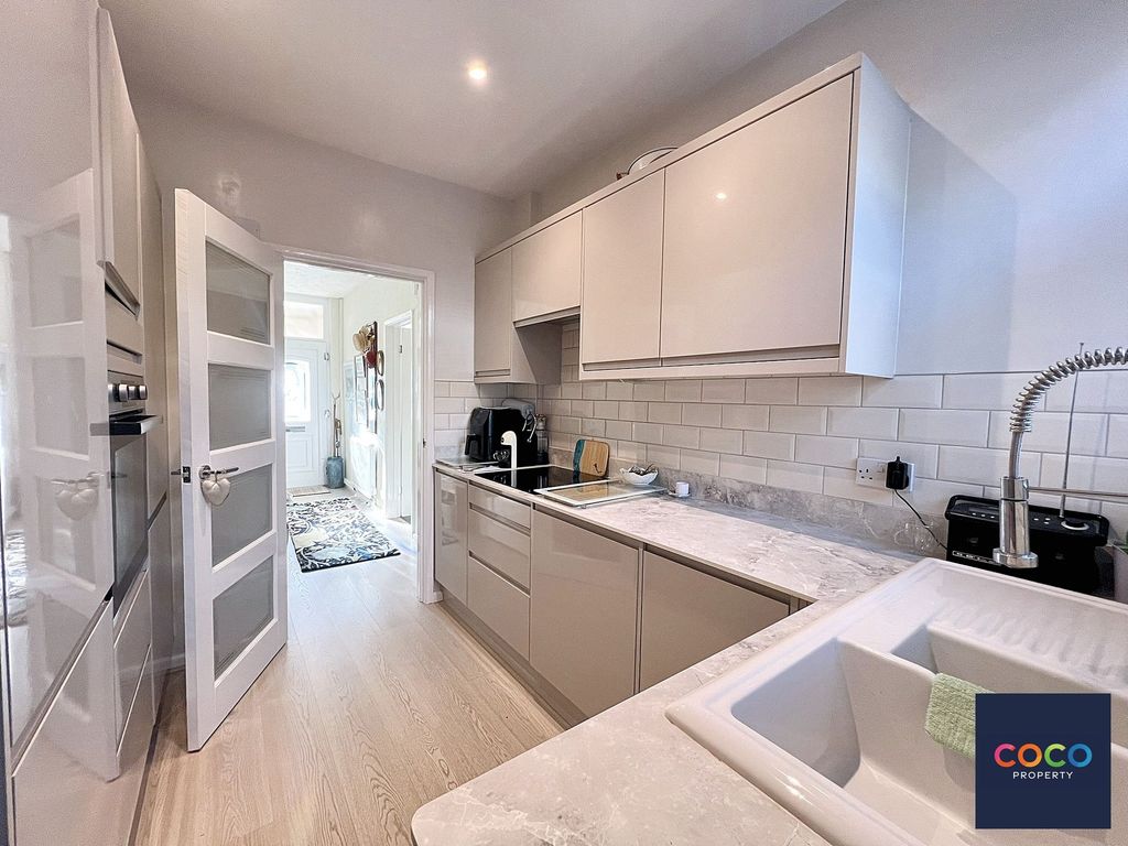 Property photo 2 of 23 Kitchen