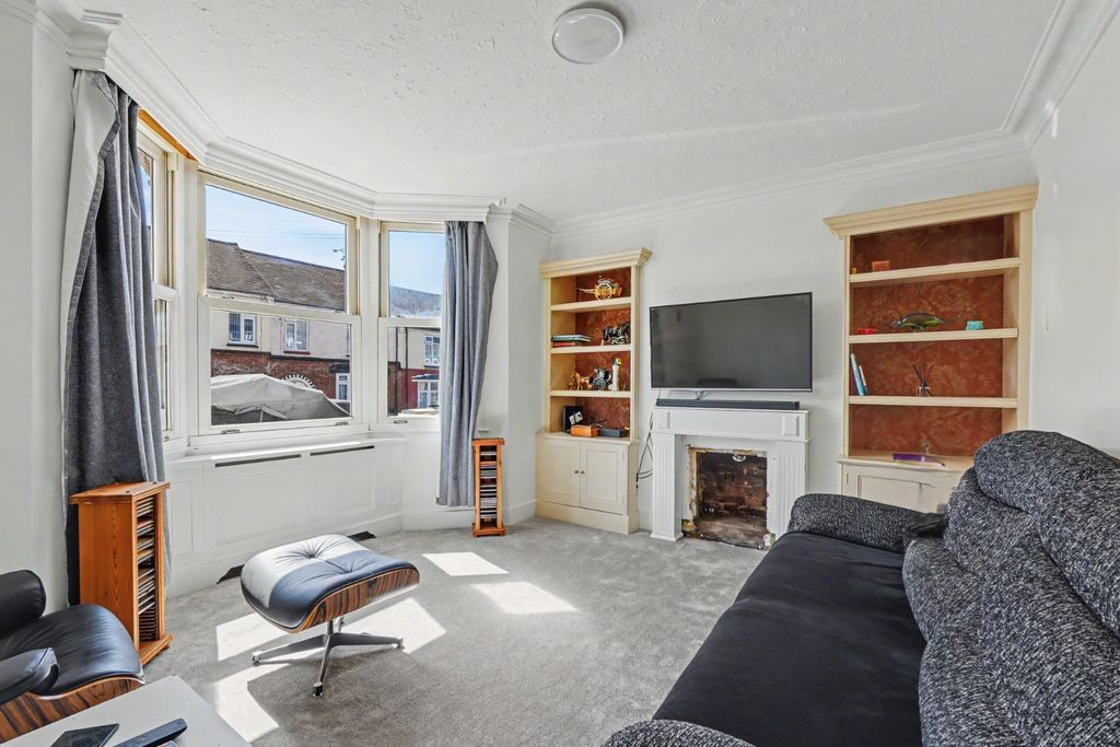 Property photo 2 of 17 5112744