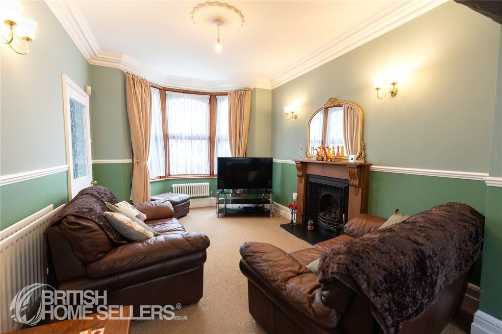 Property photo 3 of 19 3