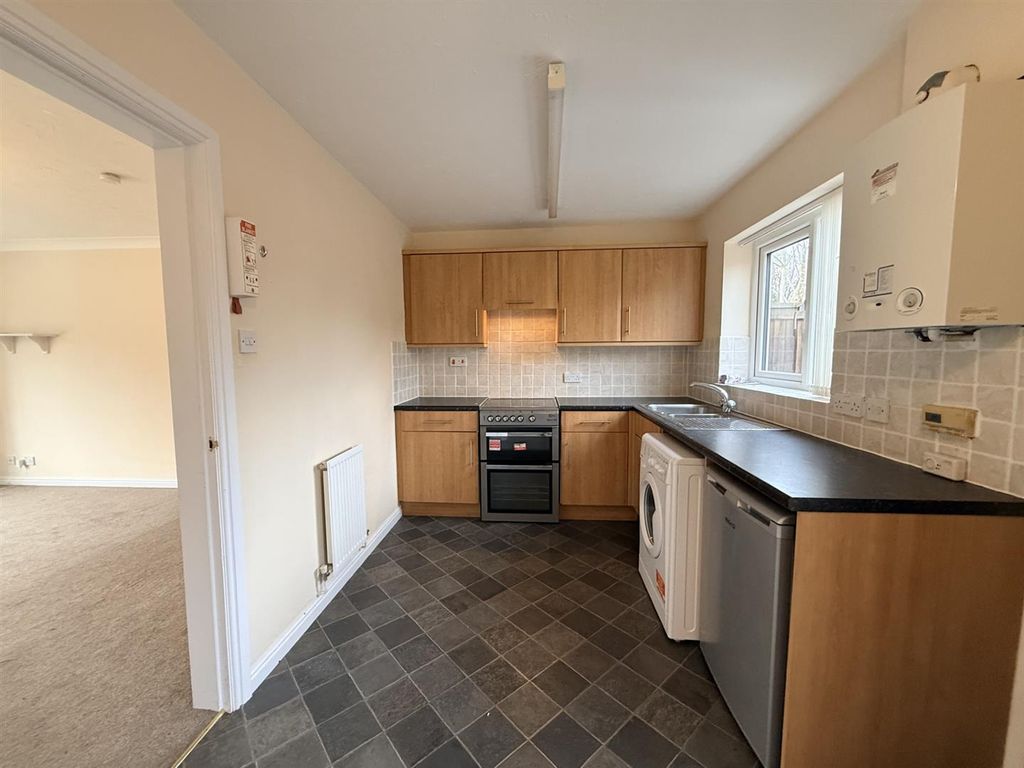 Property photo 2 of 8 7F9c38E5-4E2A-4E66-85F0-2Db280A738Be.Jpg