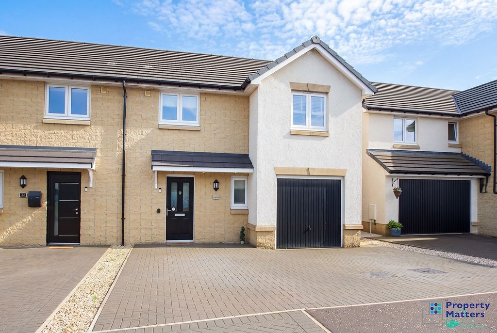 Property photo 1 of 20 3 Bedroom Semi Detached Villa
