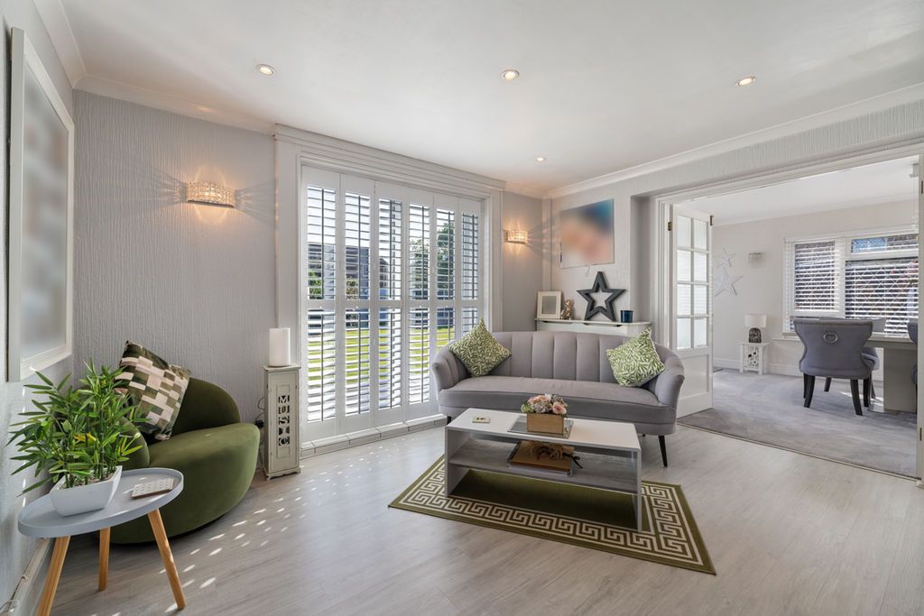 Property photo 3 of 21 Photo 9