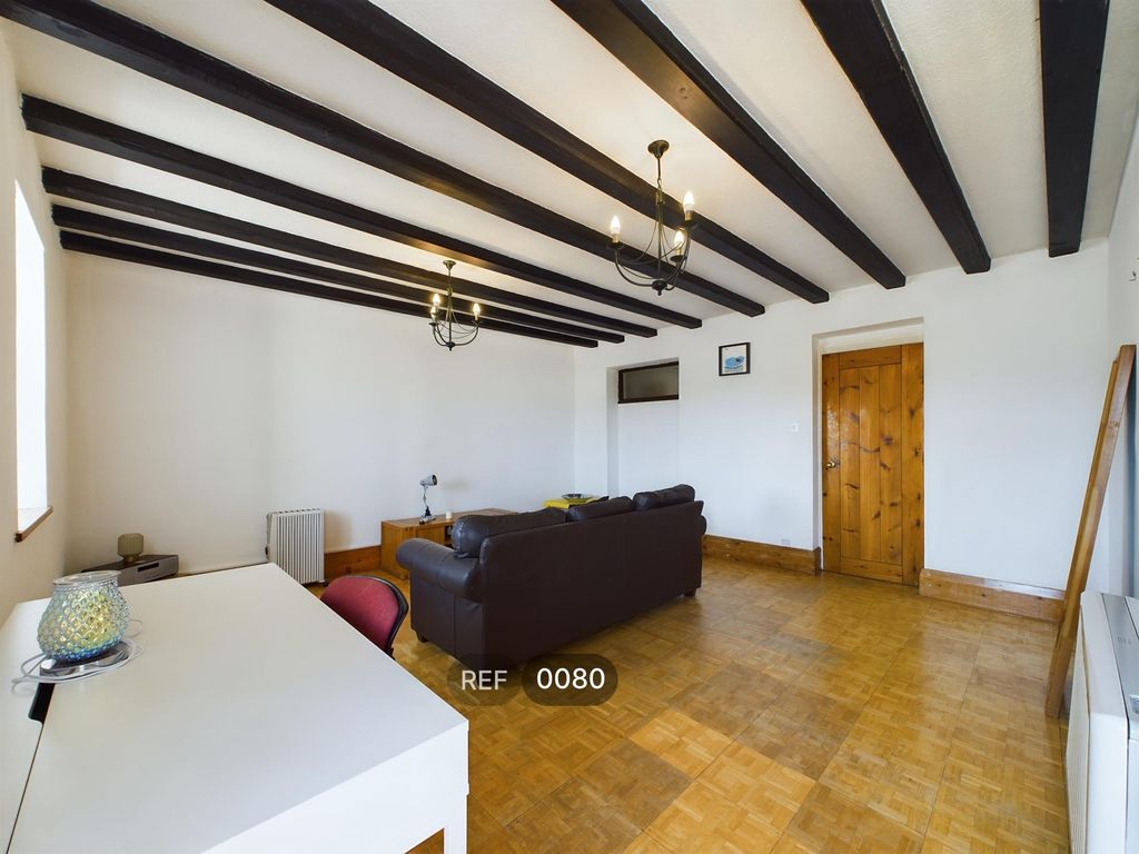 Property photo 3 of 11 Living Room