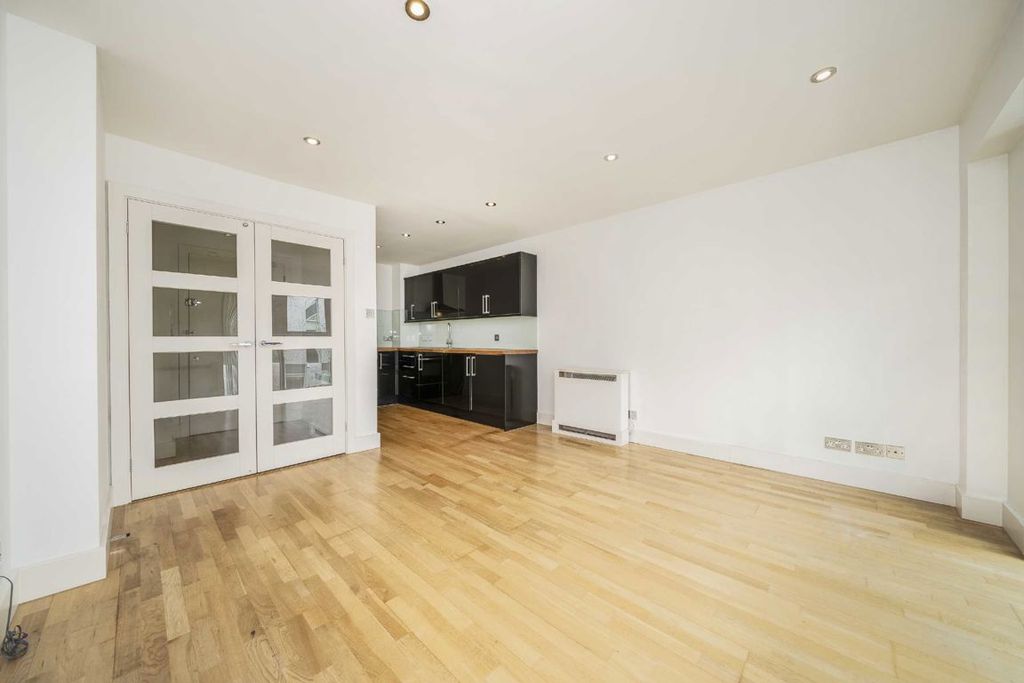 Property photo 3 of 6
