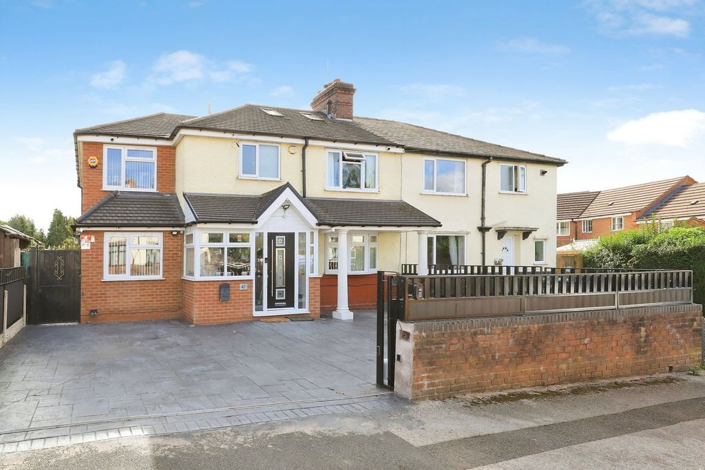 Property photo 1 of 43