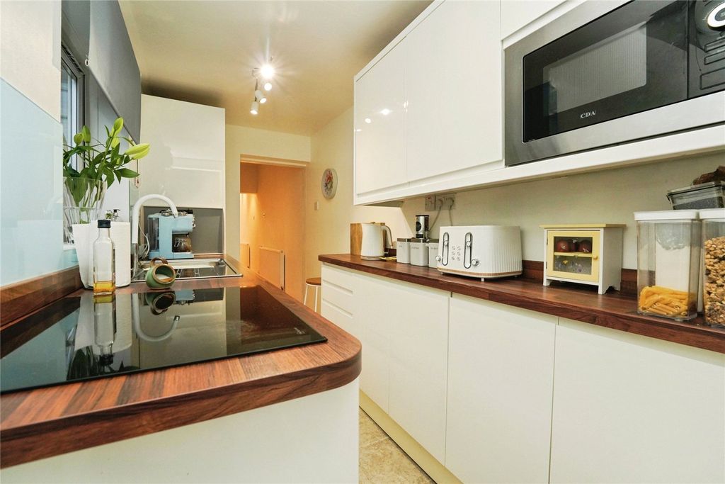 Property photo 2 of 17 Kitchen