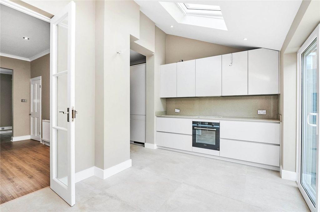 Property photo 3 of 15 Kitchen