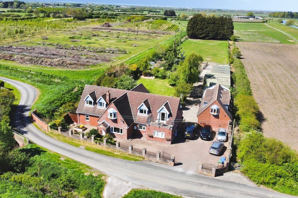 Property photo 1 of 34 5104852