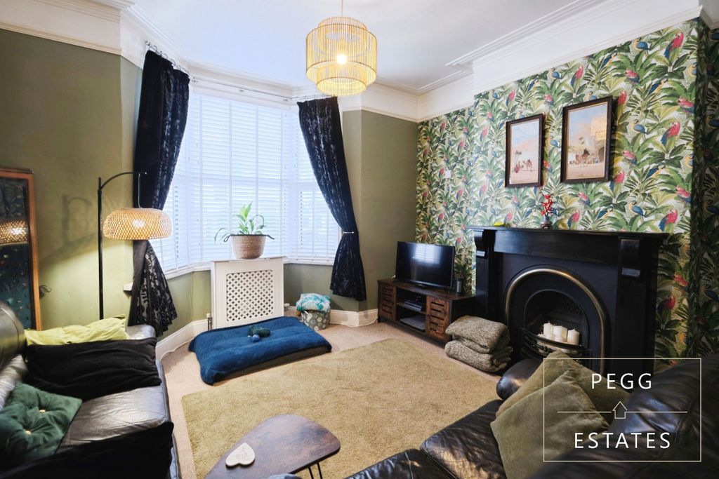 Property photo 3 of 24