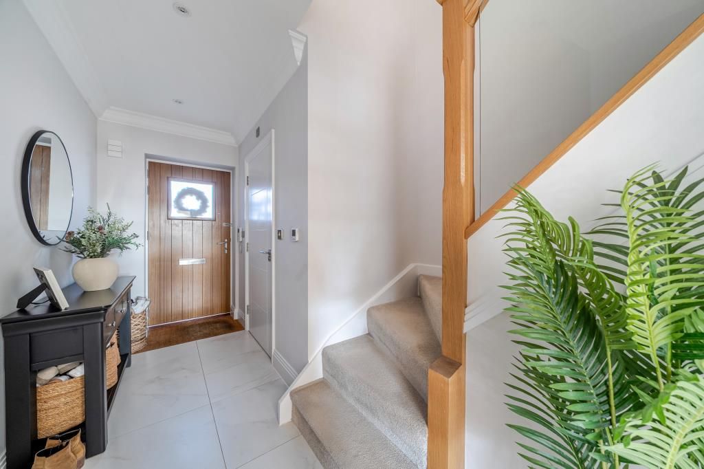 Property photo 3 of 21 Hallway