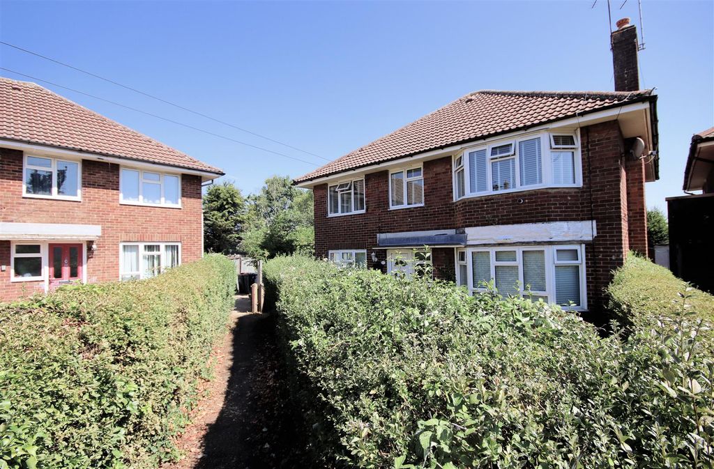 Property photo 1 of 16 28Bushclose-H1.Jpg