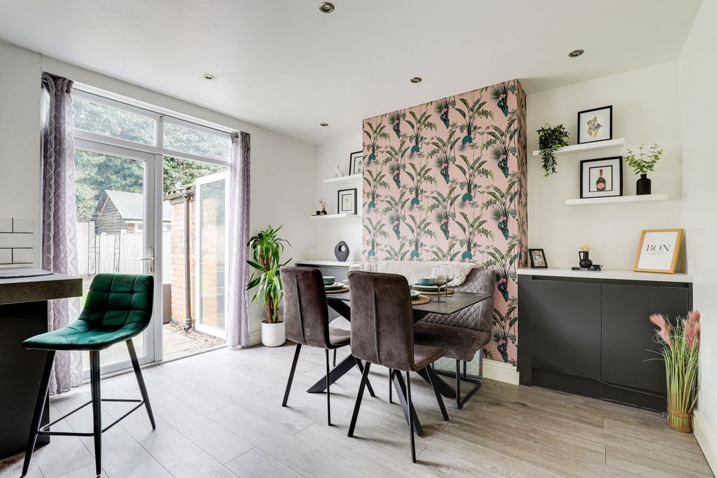 Property photo 3 of 25