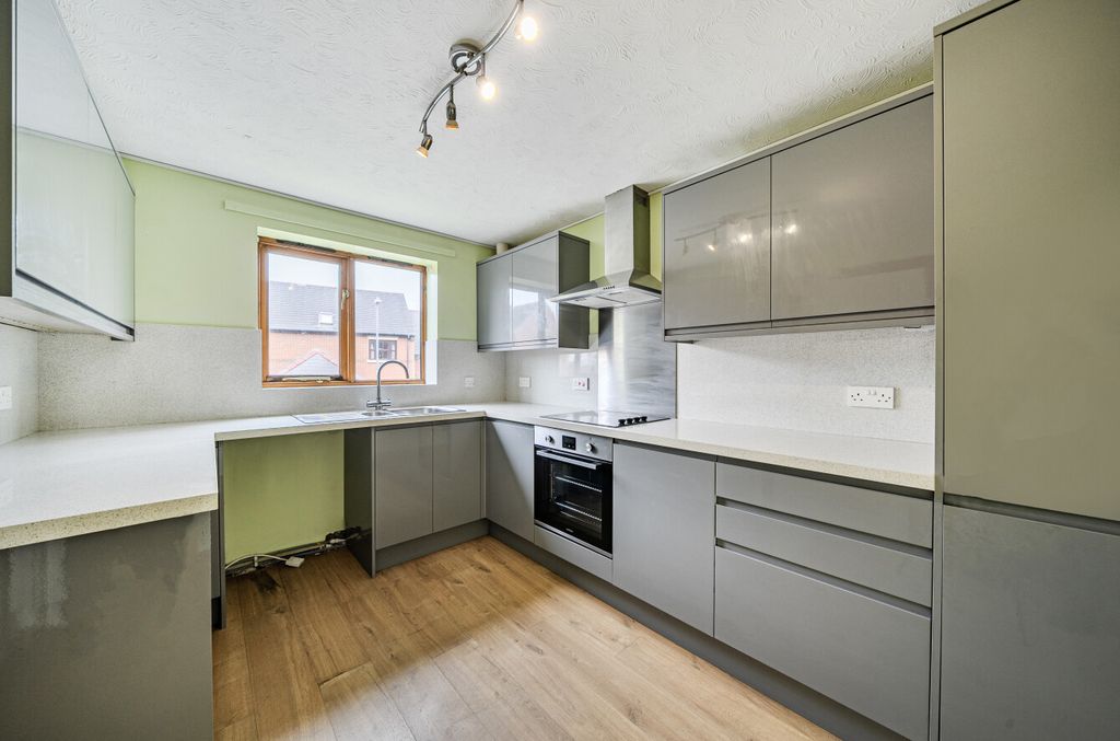 Property photo 2 of 24 1442685-7-69De75d...