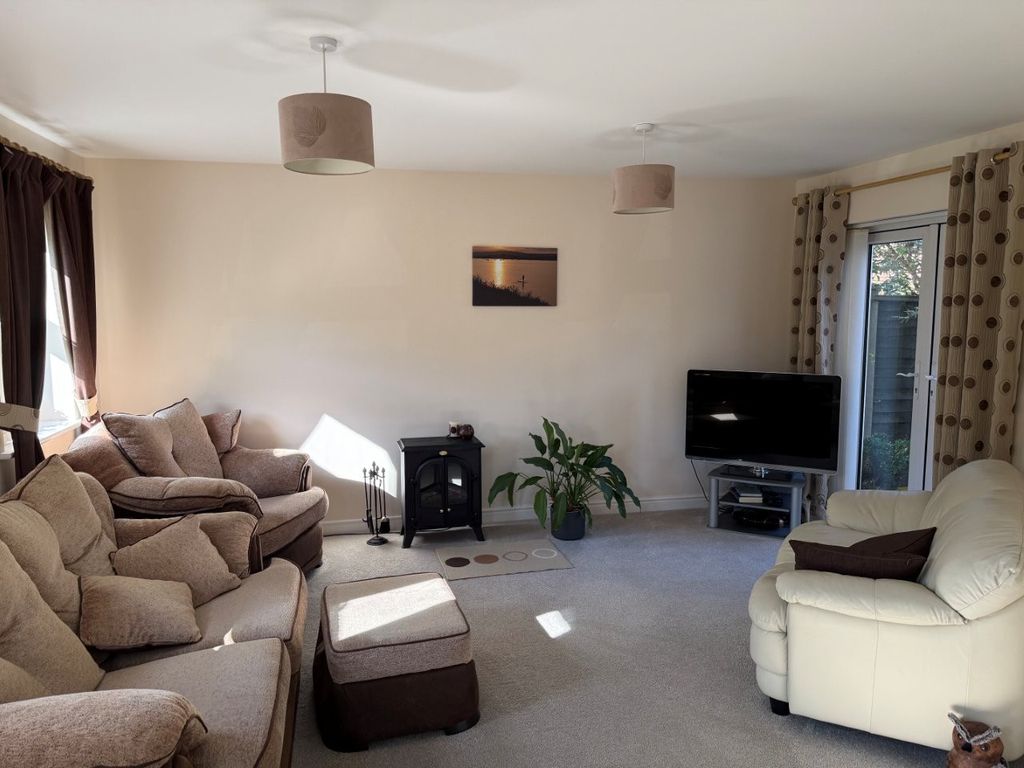 Property photo 2 of 21