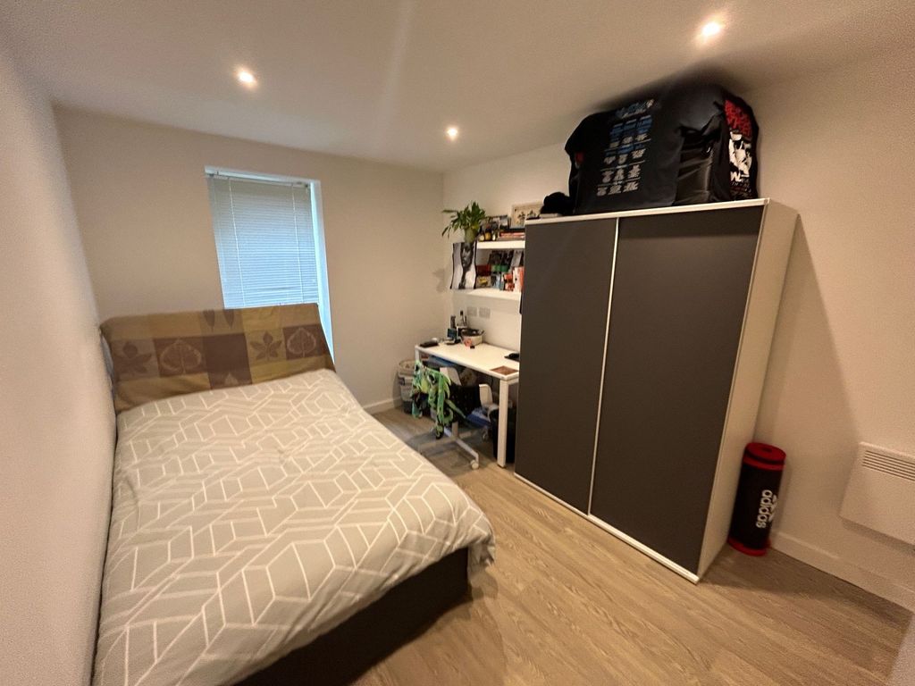 Property photo 2 of 6