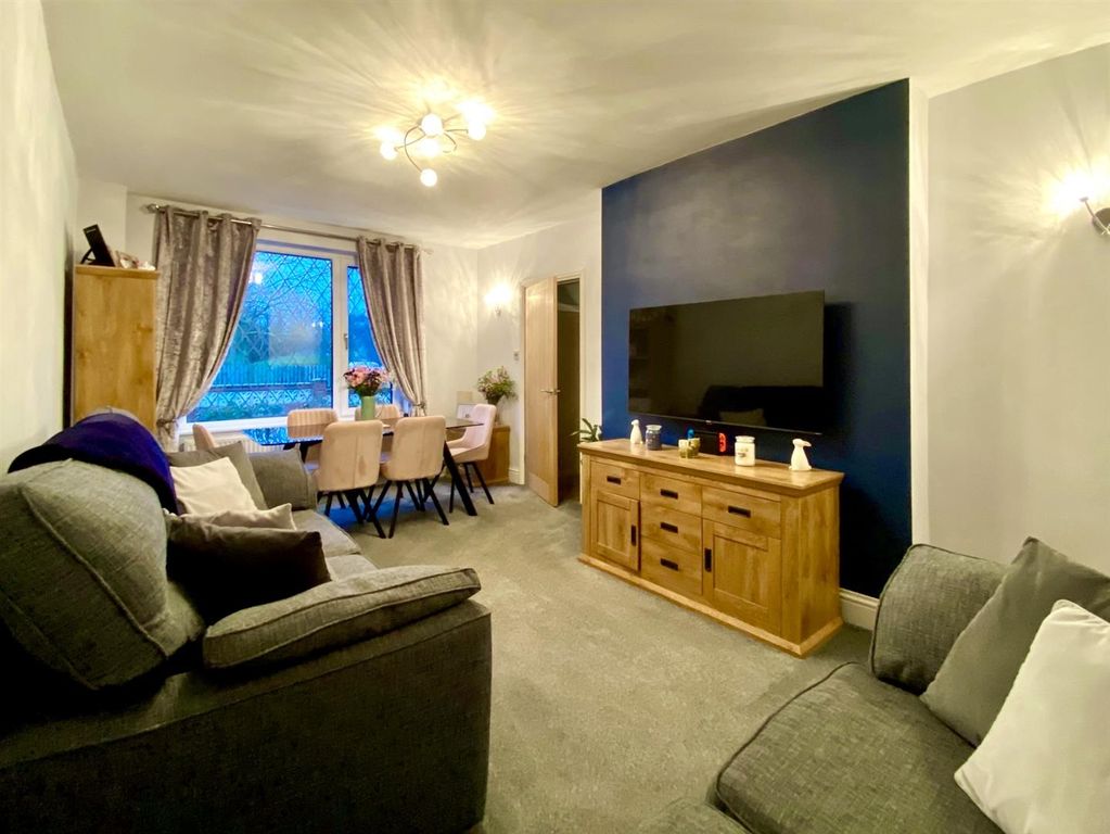 Property photo 3 of 14 Living Room