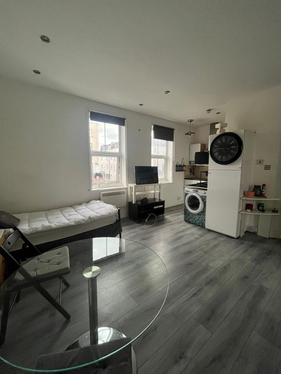 Property photo 2 of 4