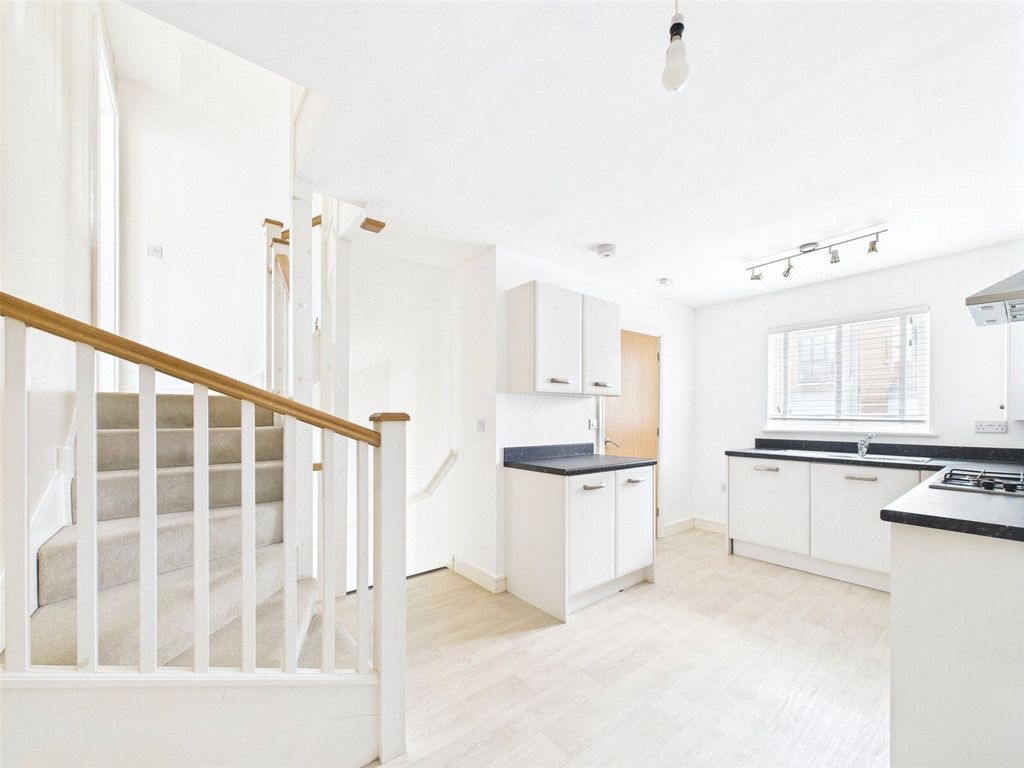 Property photo 3 of 14 Kitchen