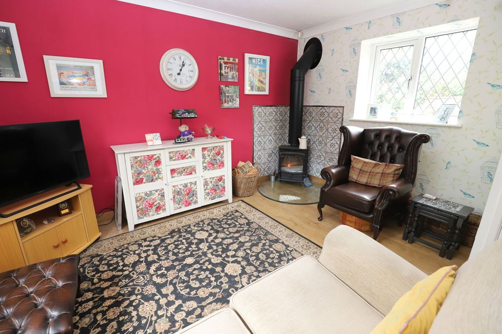 Property photo 3 of 28