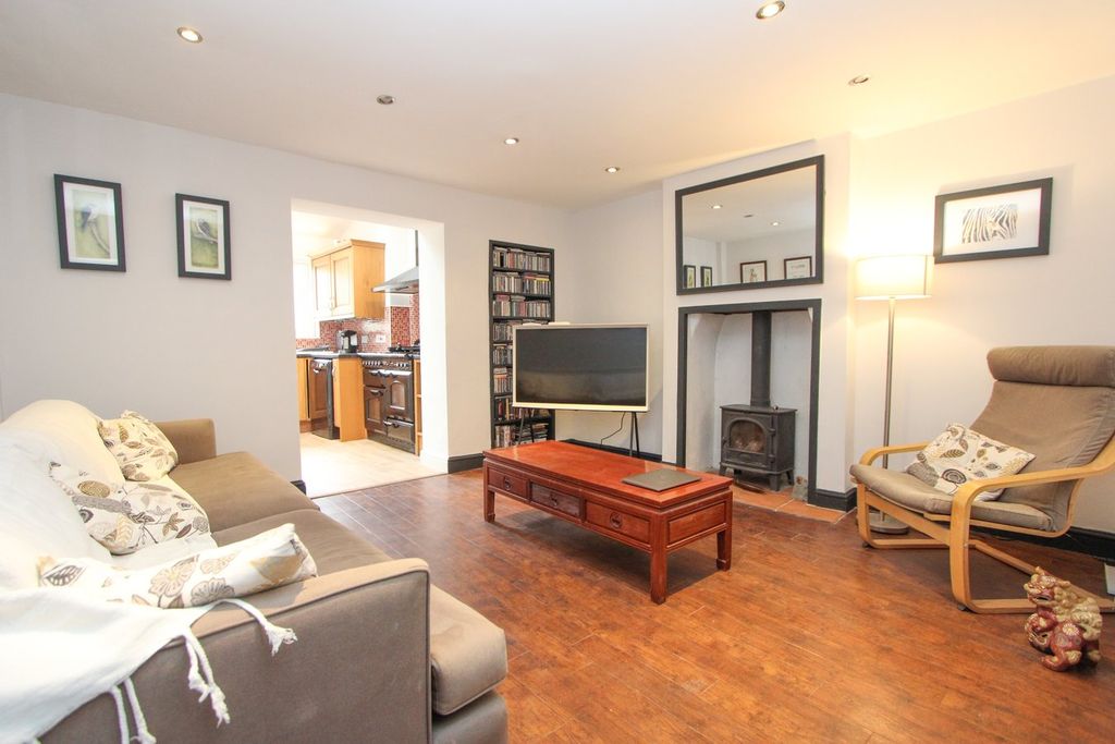 Property photo 2 of 22