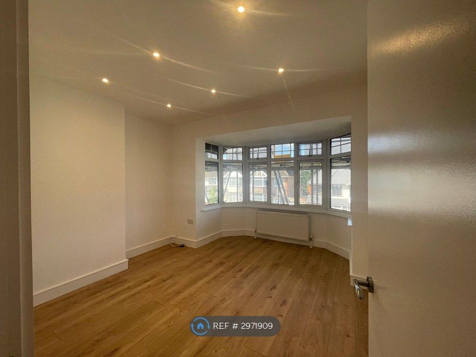 Property photo 3 of 12 Sitting Room