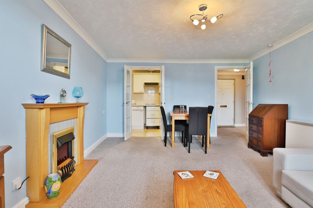 Property photo 2 of 12
