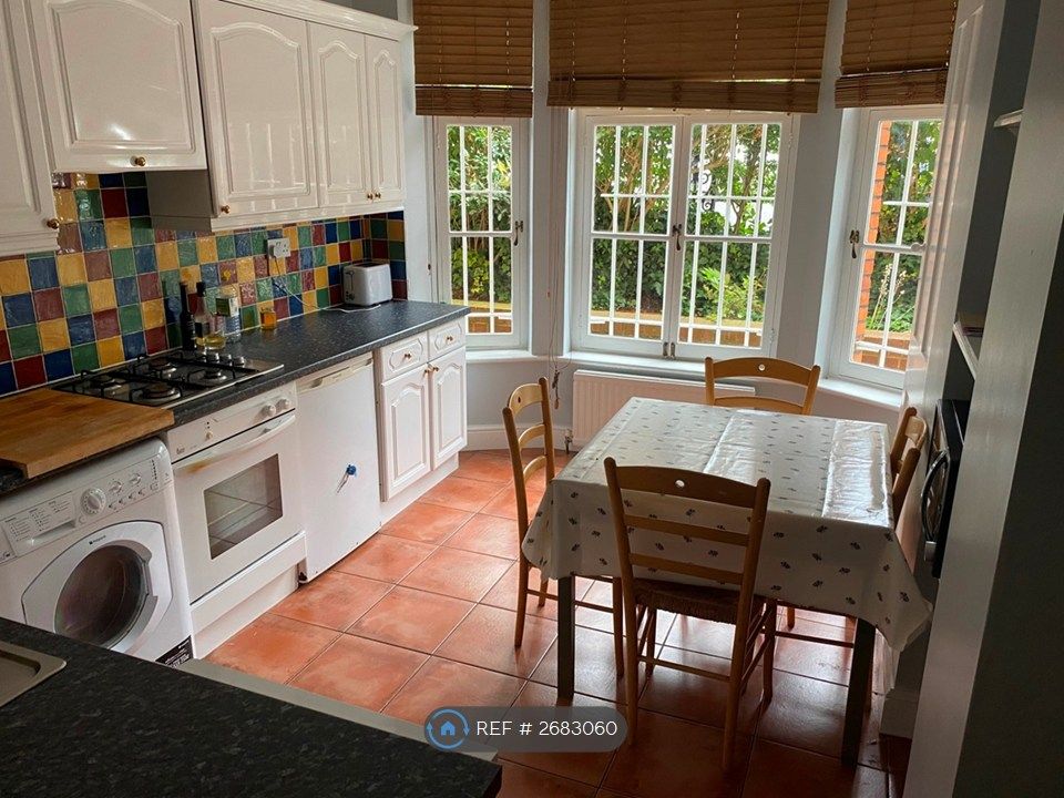 Property photo 3 of 6 Kitchen