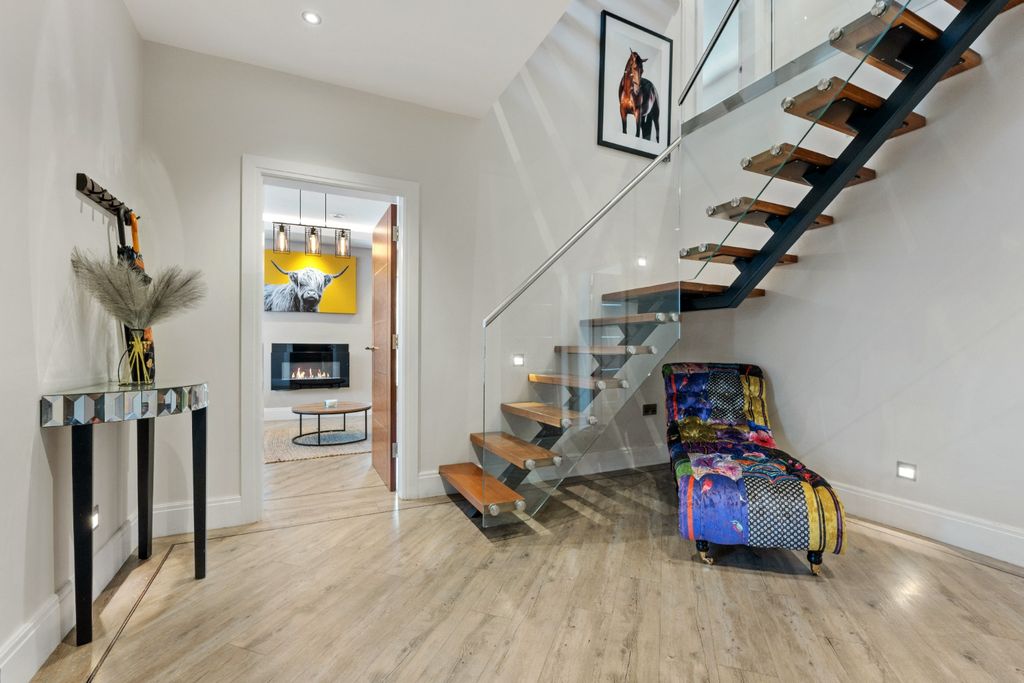 Property photo 2 of 31 4507762