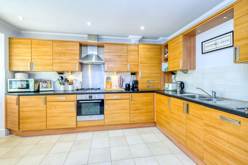 Property photo 3 of 16 Picture No. 17