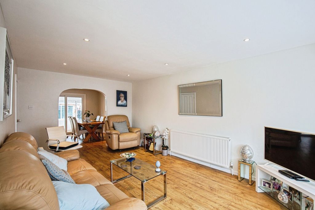 Property photo 2 of 23 Pbox-Img.Jpg