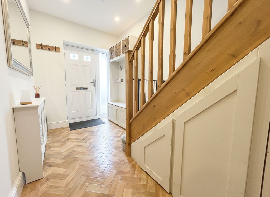 Property photo 2 of 26