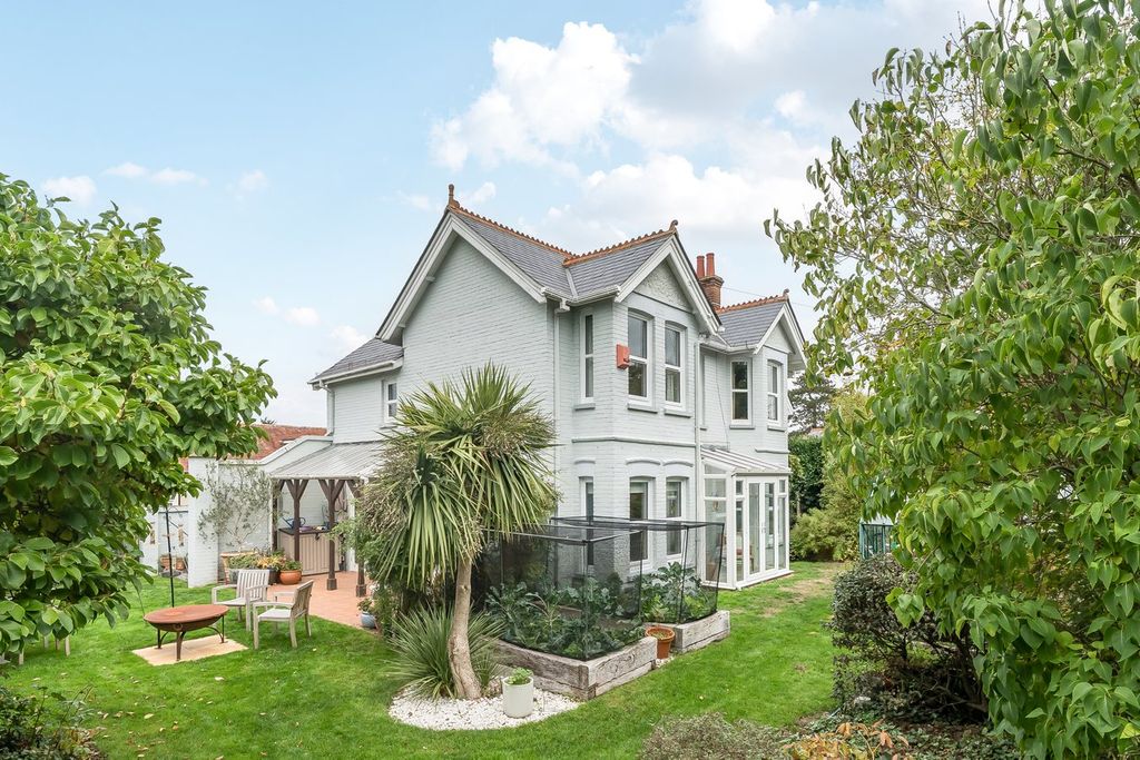 Property photo 1 of 23