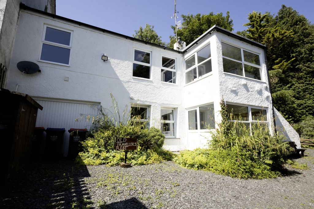 Property photo 1 of 18
