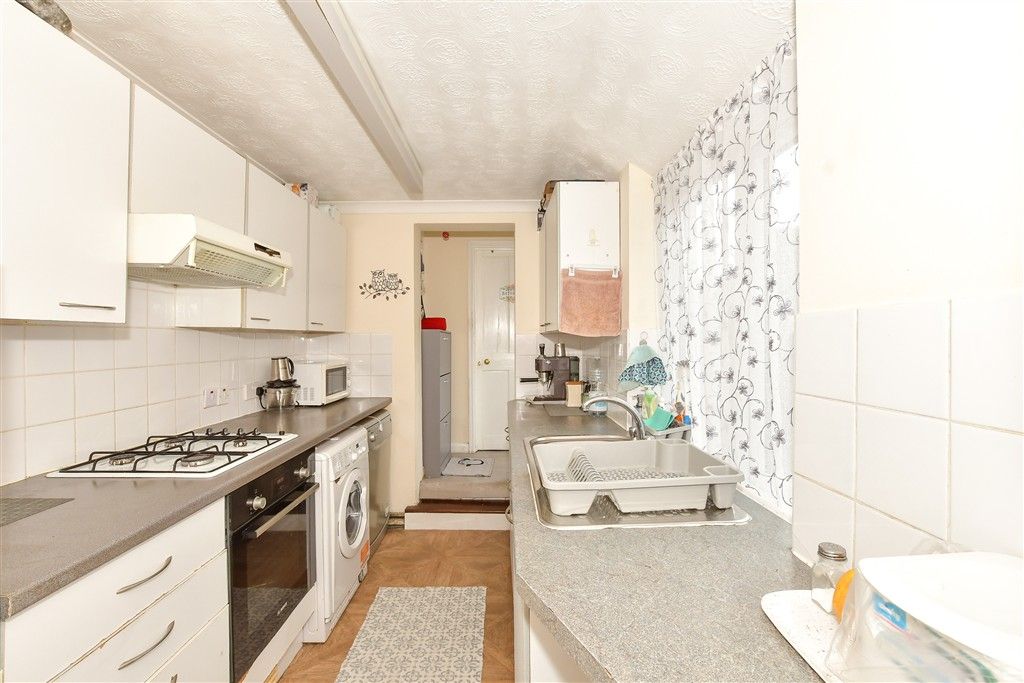 Property photo 3 of 8 Kitchen