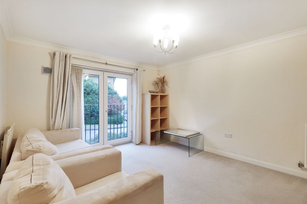 Property photo 3 of 9 Gallery