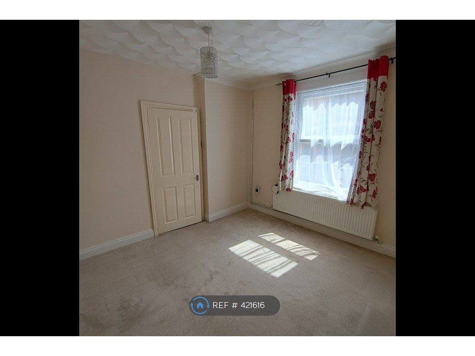 Property photo 3 of 11 Sitting Room2