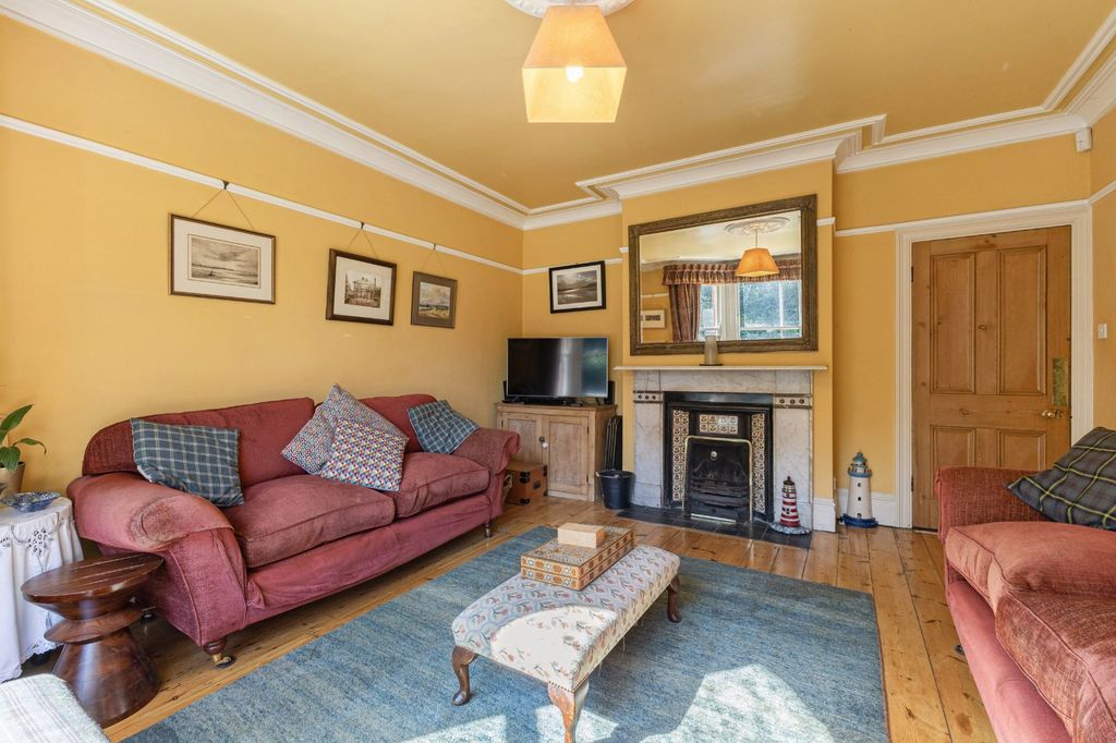 Property photo 3 of 16 Sitting Room
