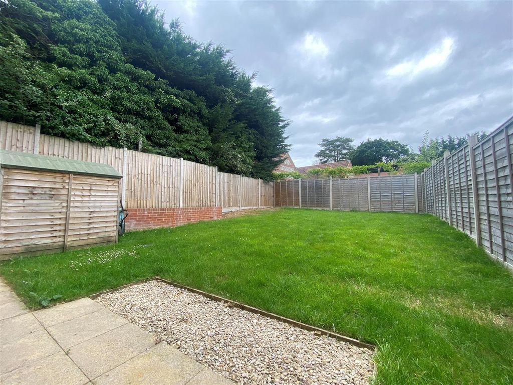 Property photo 3 of 10 Garden