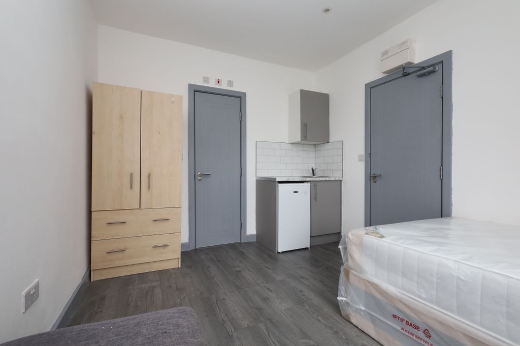 Property photo 2 of 3