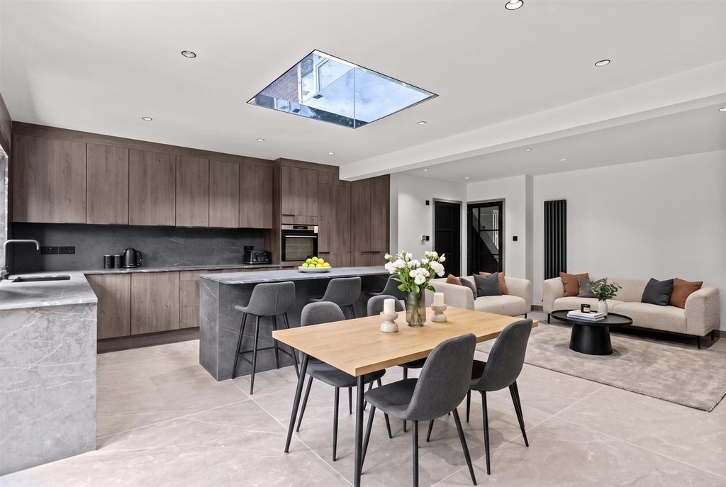 Property photo 2 of 16 Kitchen Diner - 1.Jpg