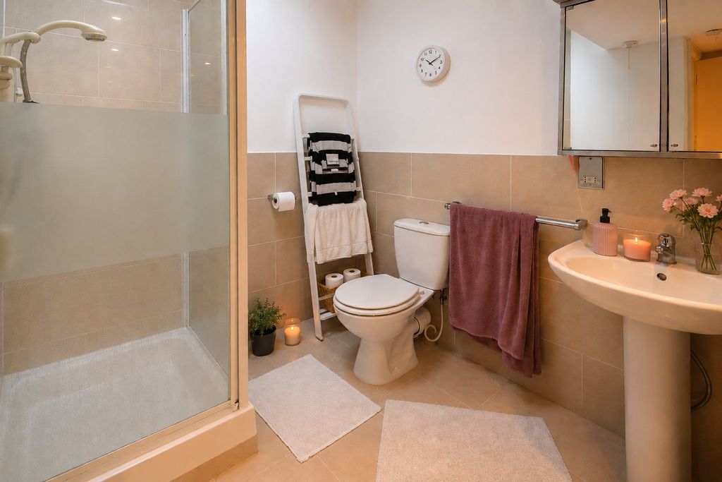 Property photo 3 of 4