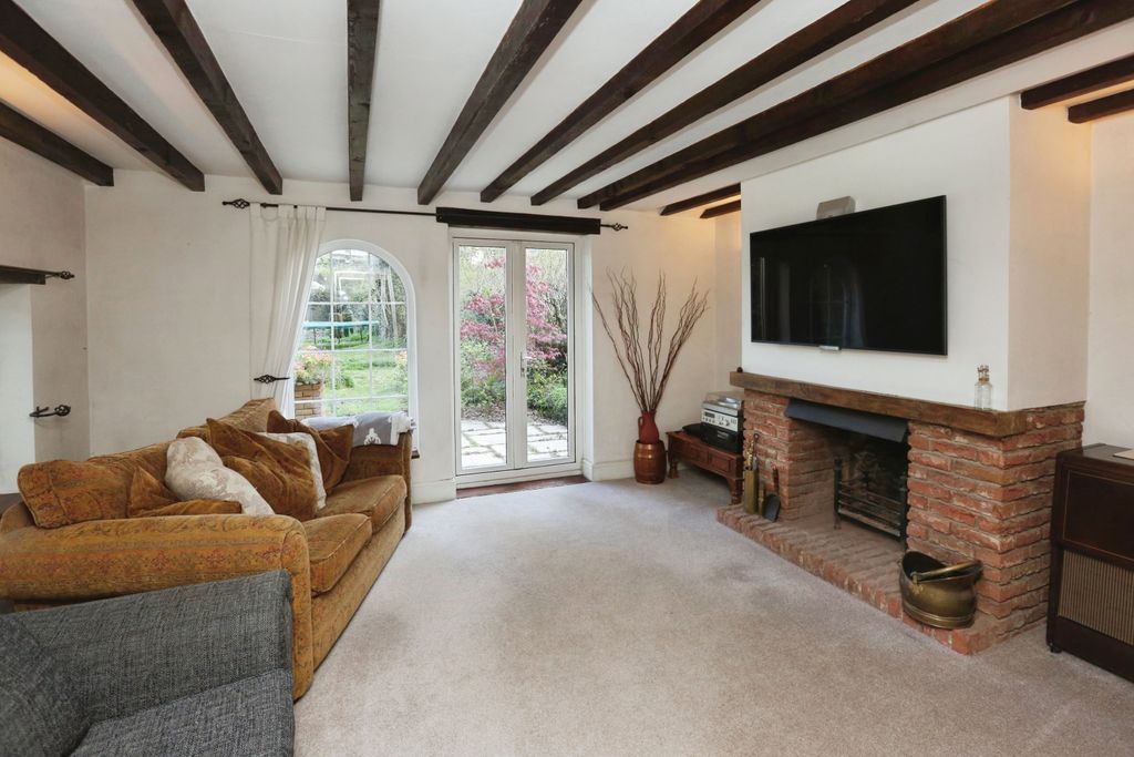 Property photo 2 of 20