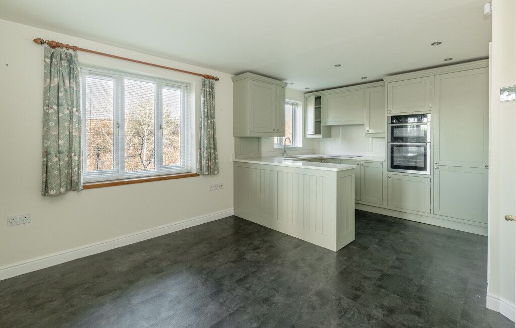 Property photo 3 of 14 Kitchen/Diner