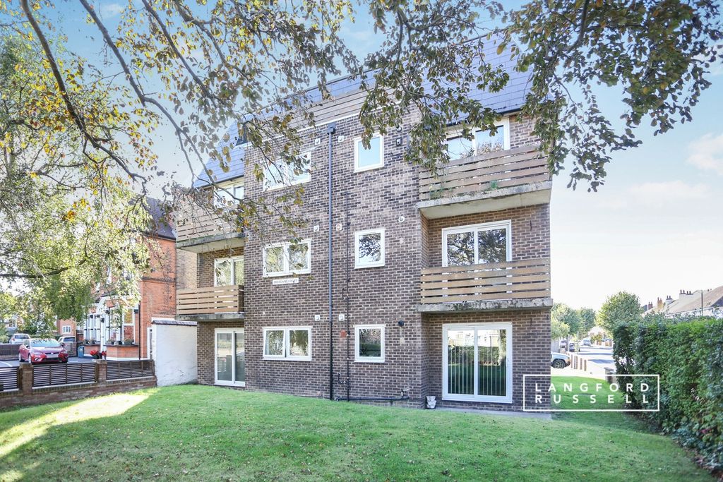 Property photo 1 of 10 External