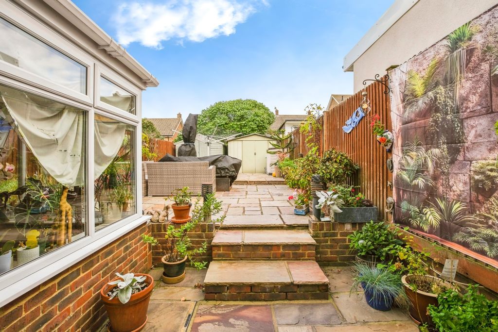 Property photo 3 of 16 Garden
