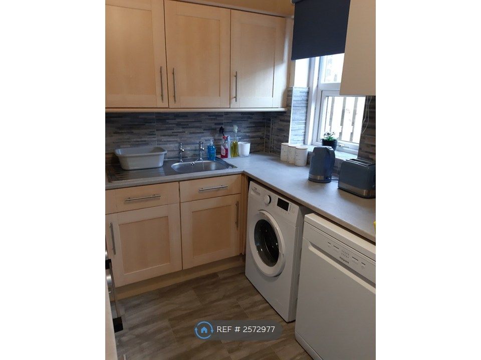Property photo 2 of 11 Kitchen